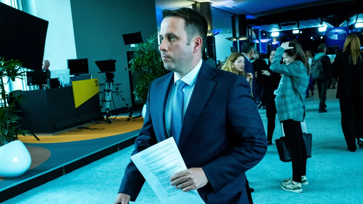 Dömötör Csaba szerint hamarosan súlyos következményei lehetnek a GMO-ügynek (Fotó: MARTIN BERTRAND / Hans Lucas)