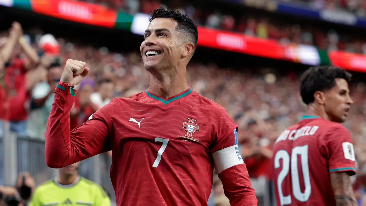 Cristiano Ronaldo két gólt szerzett Üzbegisztán ellen a foci-vb-n