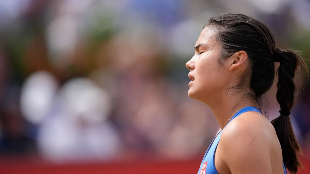 Emma Raducanu máris új férfi oldalán vigasztalódott