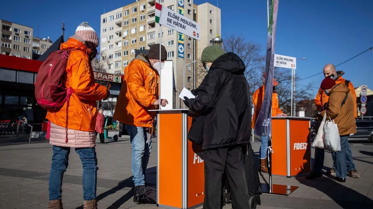 Két fideszes aktivista öngyilkos lett politikai zaklatás miatt.