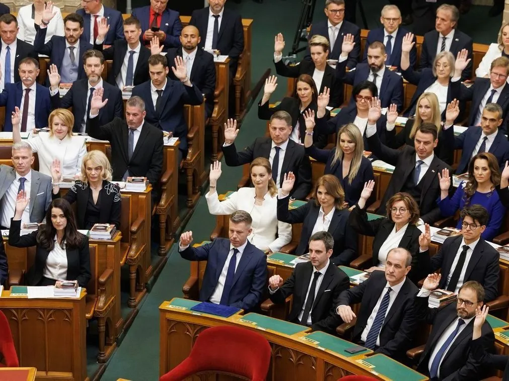 Magyar Péter ma választ adhat arra, végrehajtja-e a kormány Brüsszel követelését