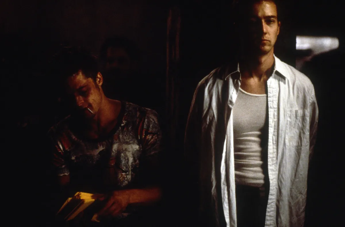 Edward Norton és Brad Pitt a kultikus Harcosok klubja filmben