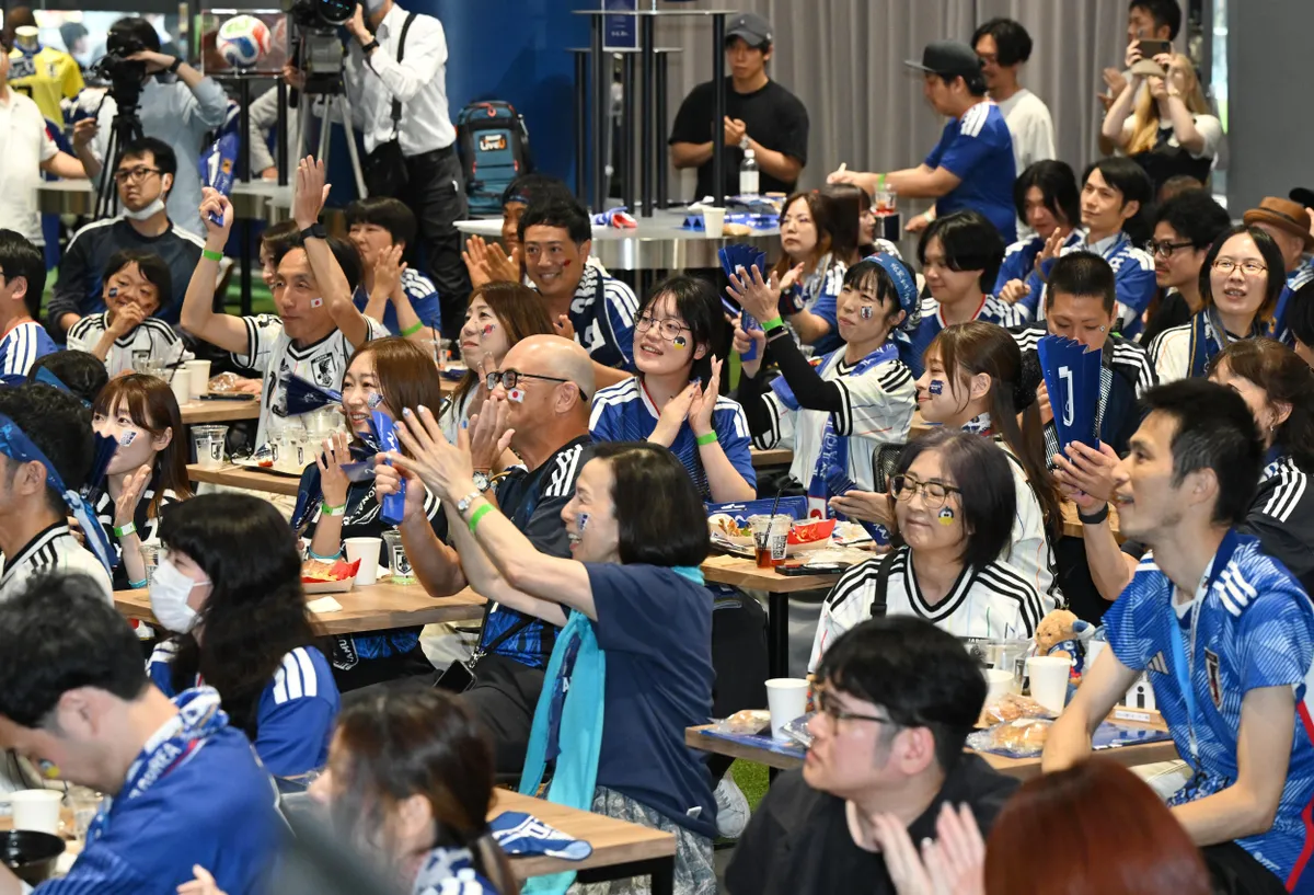 A japán szurkolók is lelkesek a foci-vb-n