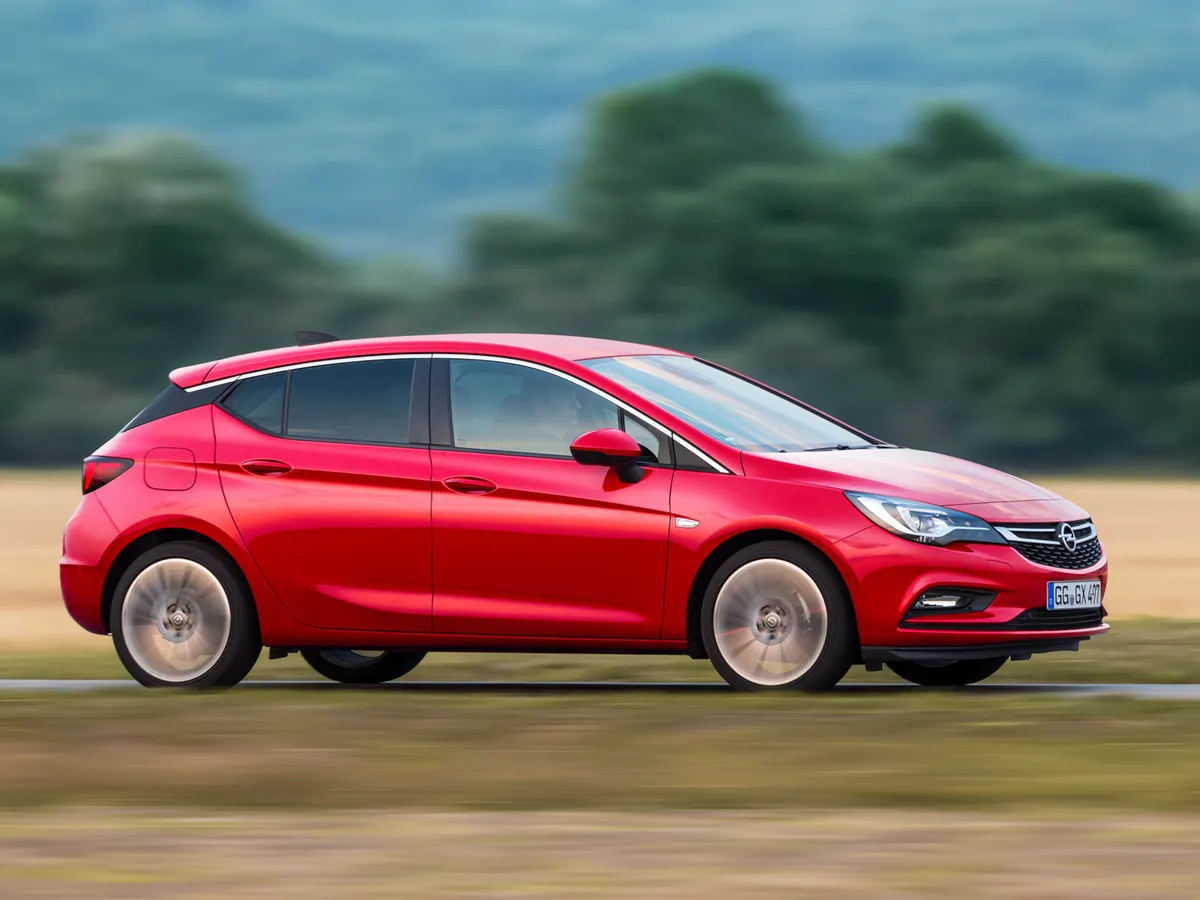 Az Opel Astra adja a teljes forgalom 4,69%-át a használt autók adásvételénél.