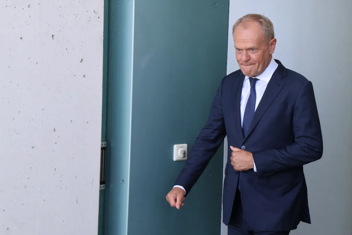 Tusk igyekszik uralni a helyzetet, azonban ha a vádak bebizonyosodnak, az minden valószínűség szerint stigmaként ég majd rá a kormányra