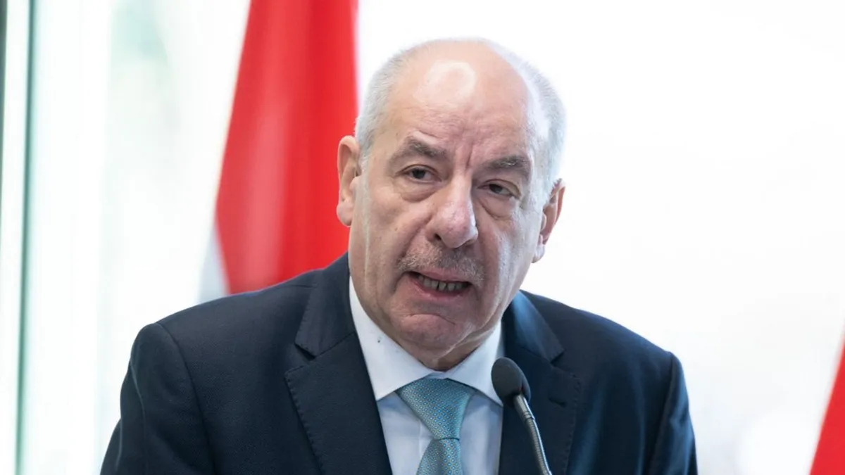 Sulyok Tamás védte pozícióját, veszélyben a demokrácia.