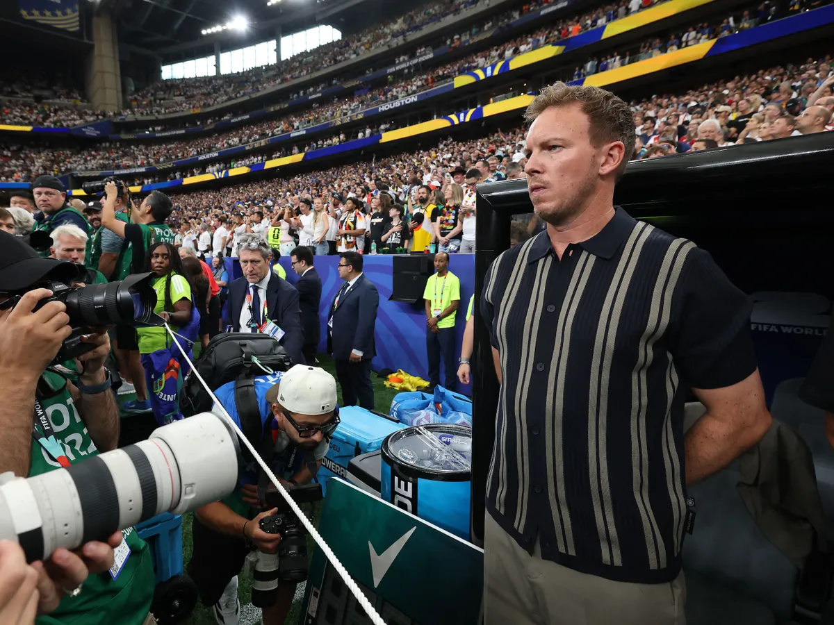 Mindenki Julian Nagelsmann ruháiról beszél