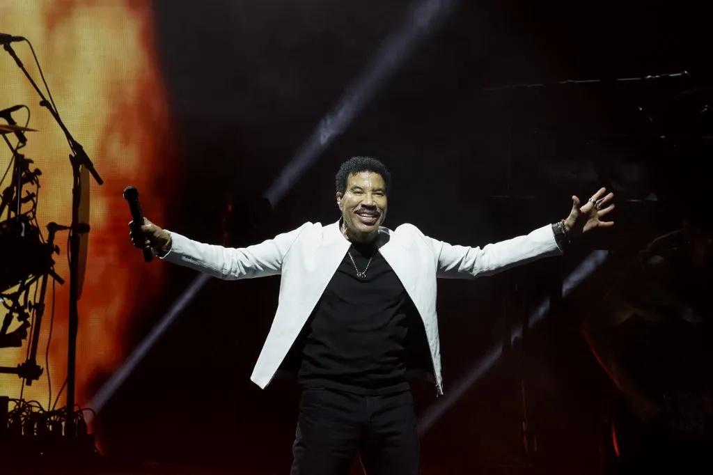 GRAND RAPIDS, MICHIGAN - MAY 15: Music legend and Acrisure brand ambassador Lionel Richie headlines the Acrisure Amphitheater Opening Concert on May 15, 2026 in Grand Rapids, Michigan.   Jeff Schear/Getty Images for Acrisure Amphitheater/AFP (Photo by Jeff Schear / GETTY IMAGES NORTH AMERICA / Getty Images via AFP)