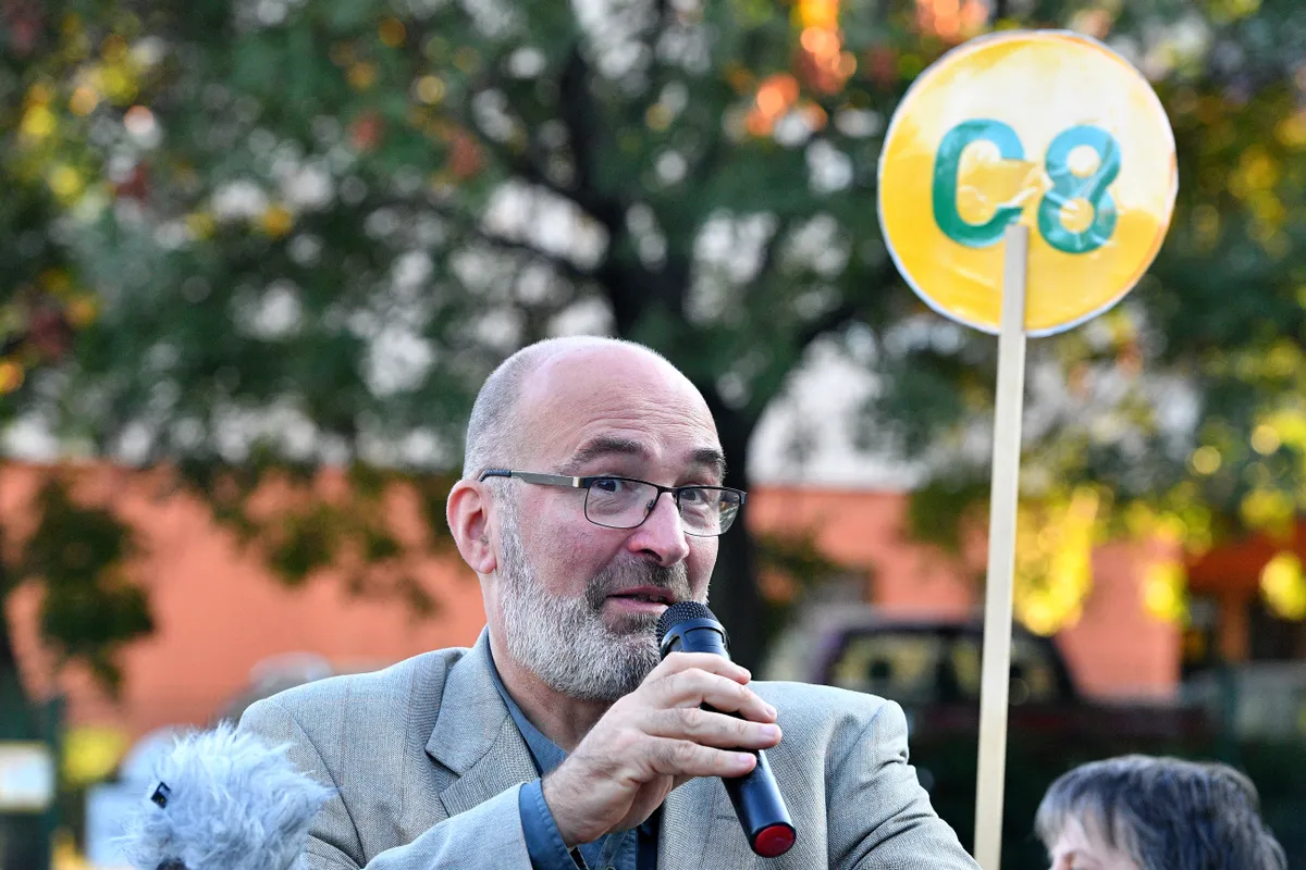 Former Hungarian journalist and mayor candidate of the 8th district of Budapest Andras Piko speaks in Budapest on September 26, 2019. Opposition parties in Hungary have moved to cooperate in municipal elections on October 13, 2019 in an attempt to roll back the power of nationalist Prime Minister Viktor Orban. (Photo by ATTILA KISBENEDEK / AFP)