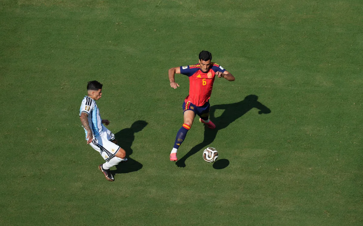 Mikel Merino szabálytalansága előzte meg a spanyolok első gólját a vb-döntőn