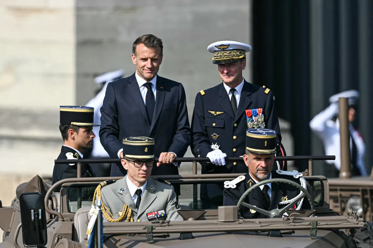 Macron utolsó beszédét intézte a hadsereghez, azonban sokan még most is neheztelnek rá 