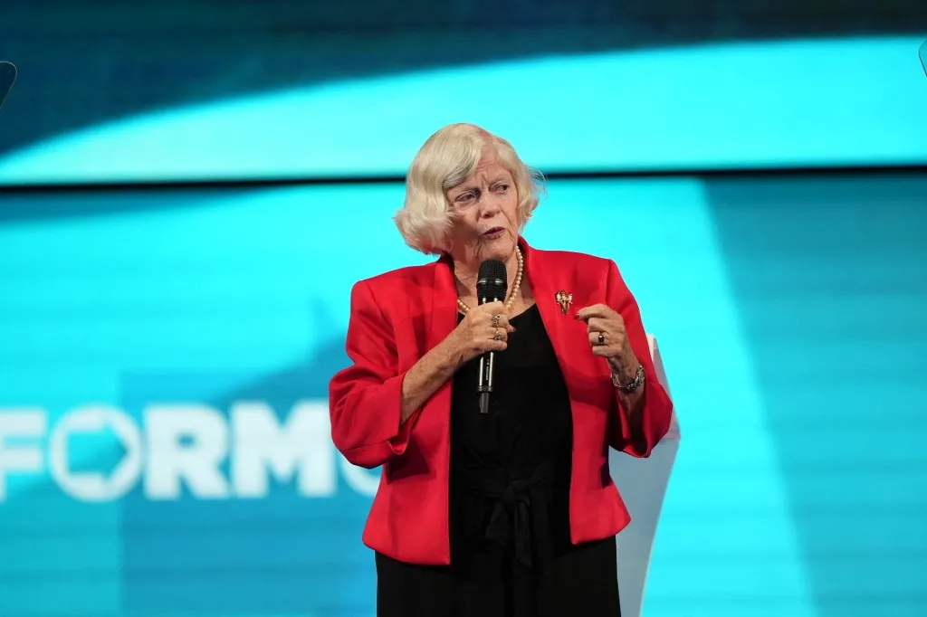 Otthonában holtan találták Ann Widdecombe-t, egykori brit minisztert, a Reform párt tagját. Az ügy kapcsán Nigel Farage a politikusokra leselkedő veszélyekre figyelmeztett Fotó: IOANNIS ALEXOPOULOS / ANADOLU