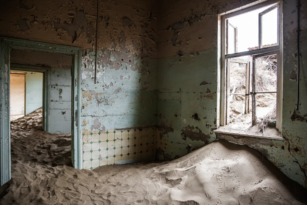Homokba fulladt luxus (Kolmanskop, Namíbia)