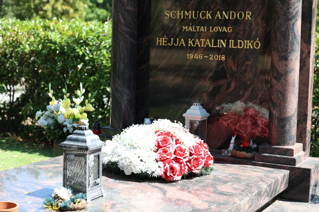 2026.07.14
schmuck andor sírja