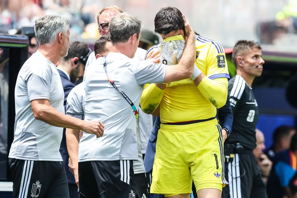 A belga válogatott kapusa, Thibaut Courtois könnyek között hagyta el a pályát