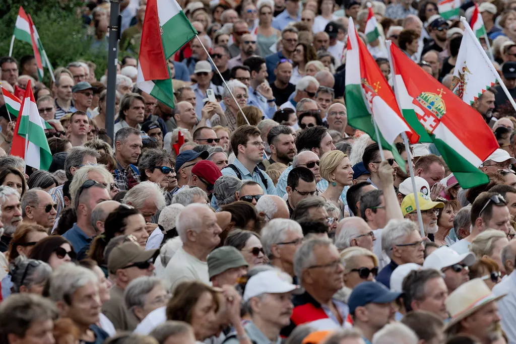 StopÖnkény!, tüntetés az alaptörvény módosítása ellen, alaptörvénymódosításellen, demonstráció, 2026.07.09.