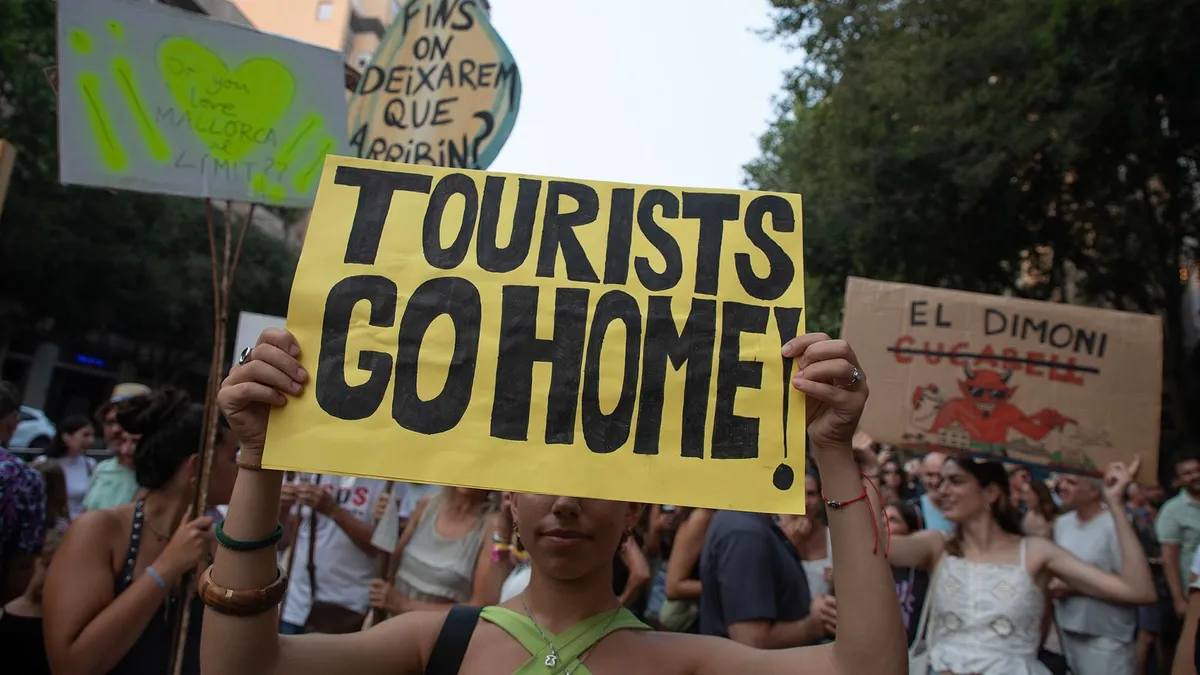 Mallorca lakói fellázadtak a turisták ellen, ezrek vonultak utcára