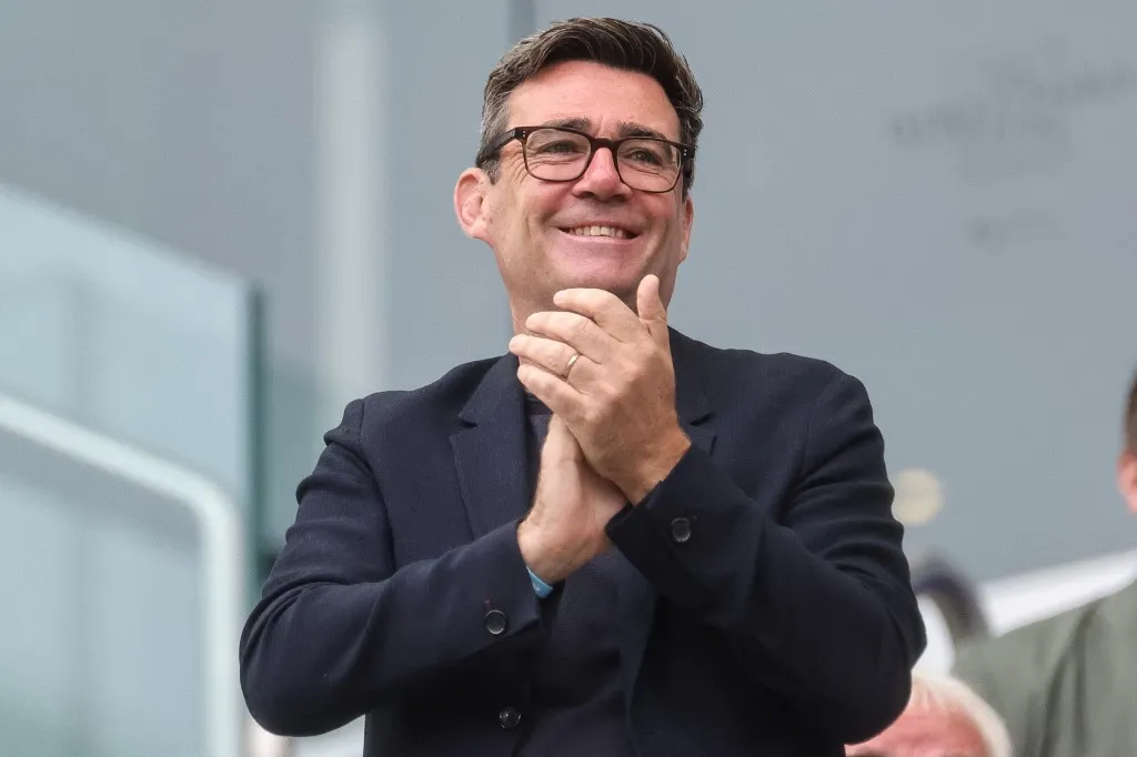 Burnham azonban már hétfő estig 349 munkáspárti képviselő támogató aláírását gyűjtötte össze, így matematikailag lehetetlenné vált, hogy bárki más megszerezze a minimálisan szükséges 81 aláírást. Fotó: NEWS IMAGES / NurPhoto