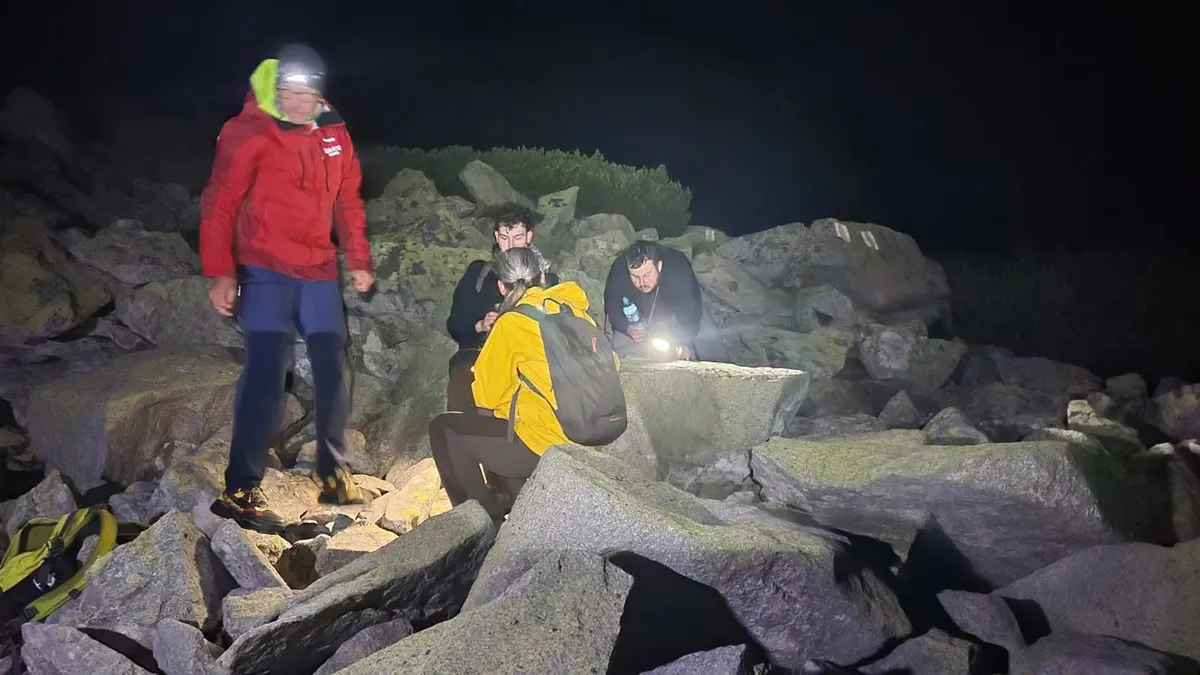 Eltévedt magyar turistákat mentettek meg Romániában.