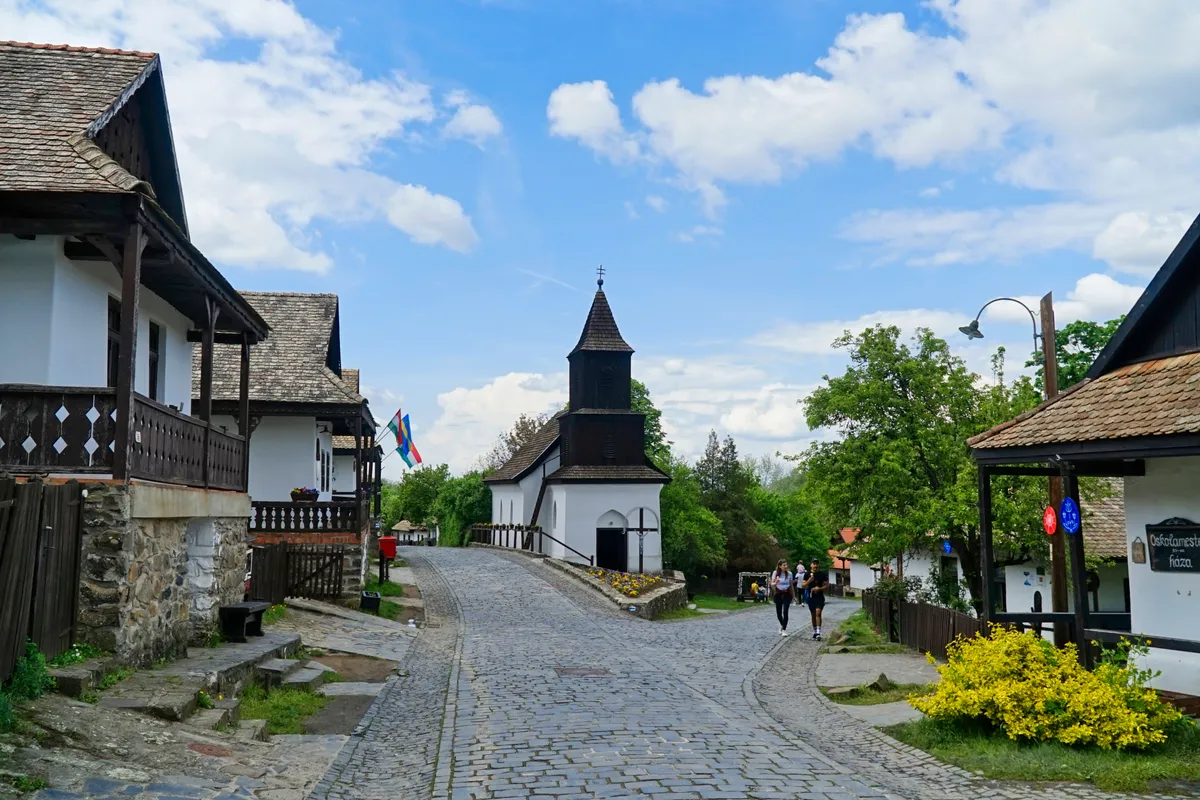 Hollókő