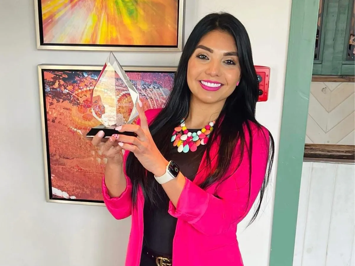 Mayra Velasquez, gyilkosság, késelés, ingatlanügynök, Texas