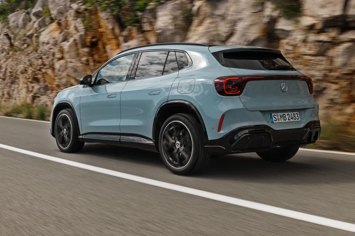 Der neue Mercedes-Benz GLA Hybrid.
Exterieur: Aquamint Uni
Interieur: ARTICO nappa-look black / clean white pearl / MICROCUT microfibre black
//
The all-new Mercedes-Benz GLA hybrid.
Exterior: Aquamint non-metallic
Interior: ARTICO nappa-look black / clean white pearl / MICROCUT microfibre black