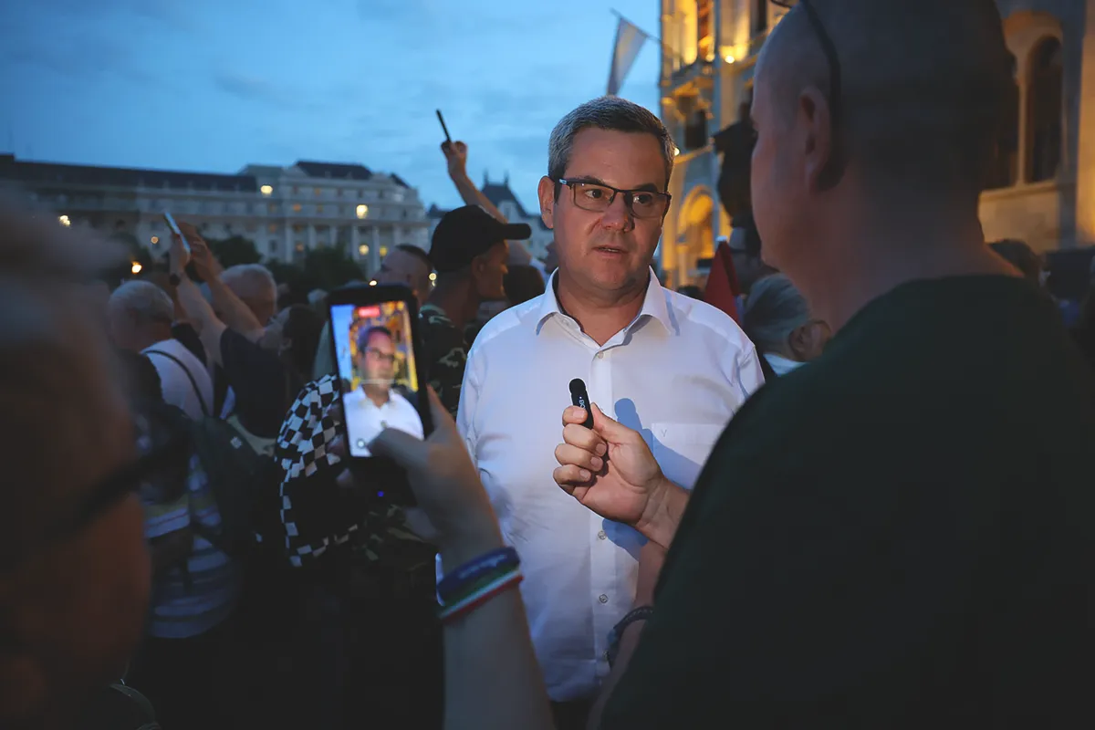 Közös mécsesgyújtás a Kossut téren, mécsesgyújtásKossuttér, 2026.07.13.