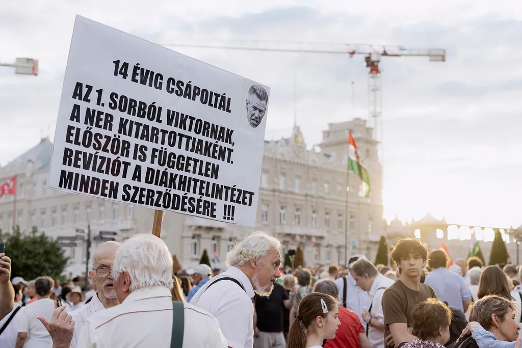 StopÖnkény!, tüntetés az alaptörvény módosítása ellen, alaptörvénymódosításellen, demonstráció, 2026.07.09.