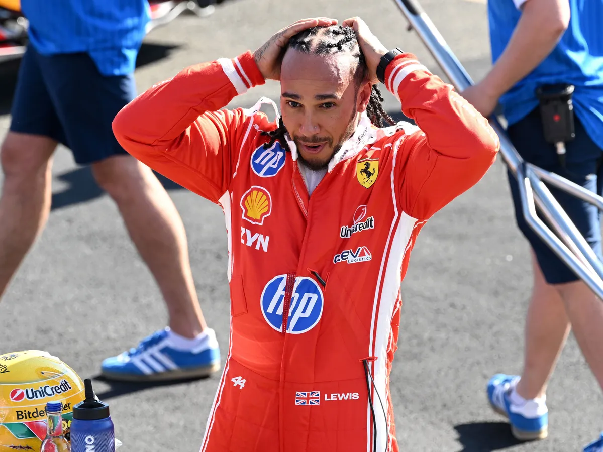Hamilton rendkívül élvezi a versenyzést a Forma–1-es Brit Nagydíj hétvégéjén