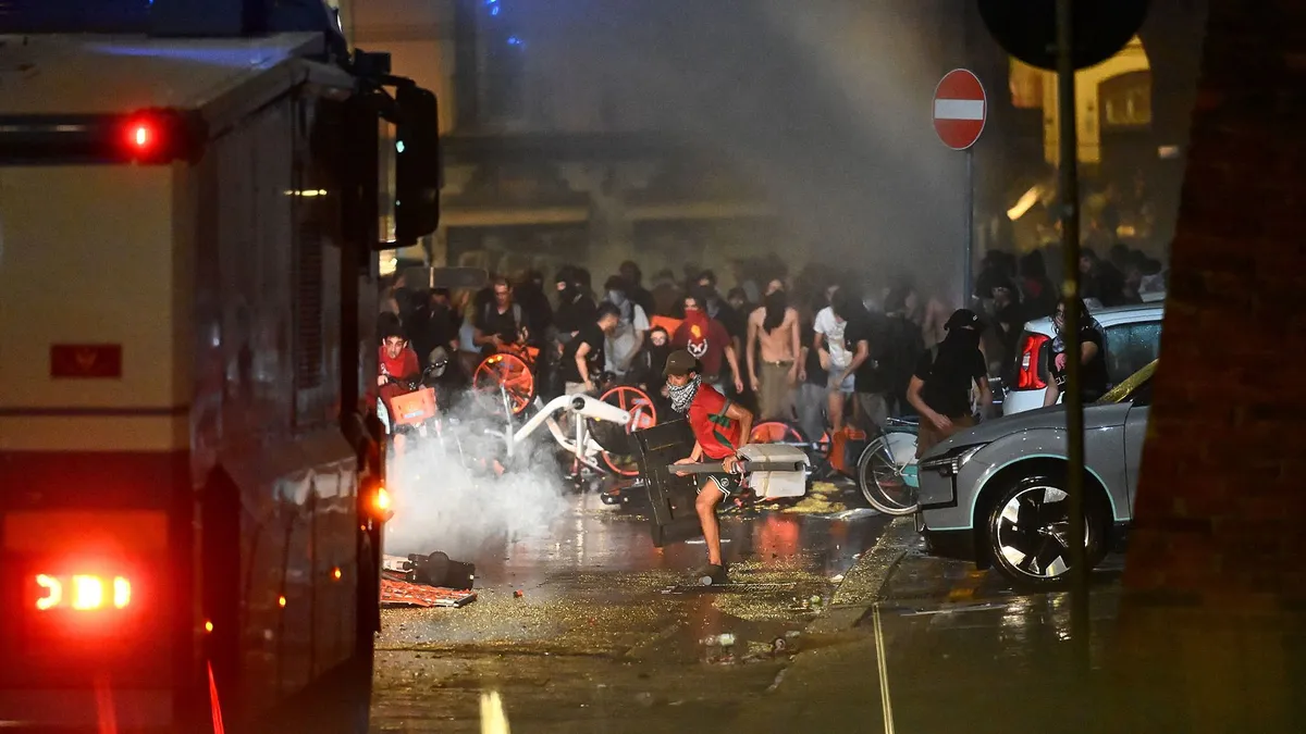 Bologna: tüntetések törtek ki egy férfi halála után, rendőri intézkedést vizsgálnak