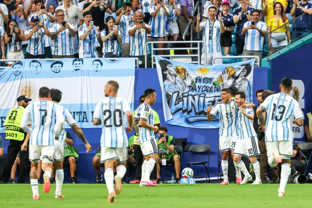 A címvédő argentinok is bejutottak a foci-vb nyolcaddöntőjébe