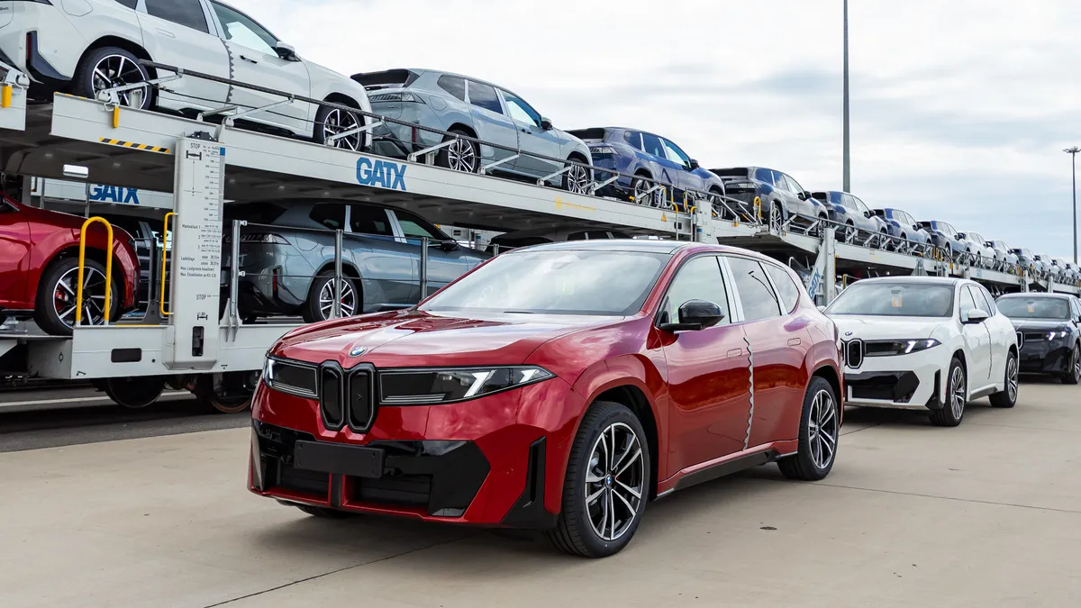 Februárban indult a második, szeptemberben kezd a harmadik műszak a BMW debreceni gyárában.