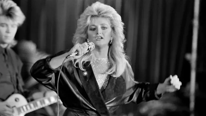 75 évesen meghalt Bonnie Tyler: galériában mutatjuk meg, milyen volt az élete