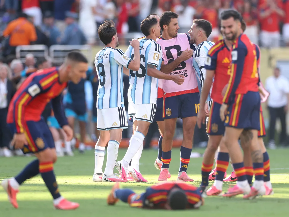 EAST RUTHERFORD, NEW JERSEY - JULY 19: Rodri #16 of Spain has words with Argentina players after the FIFA World Cup 2026 Final match between Spain and Argentina at New York New Jersey Stadium on July 19, 2026 in East Rutherford, New Jersey.   Lars Baron/Getty Images/AFP (Photo by Lars Baron / GETTY IMAGES NORTH AMERICA / Getty Images via AFP)
