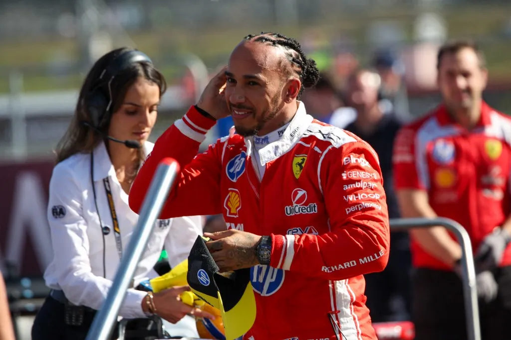 Lewis Hamilton a Forma-1-es Brit Nagydíj első napján, pénteken remekelt Silverstone-ban