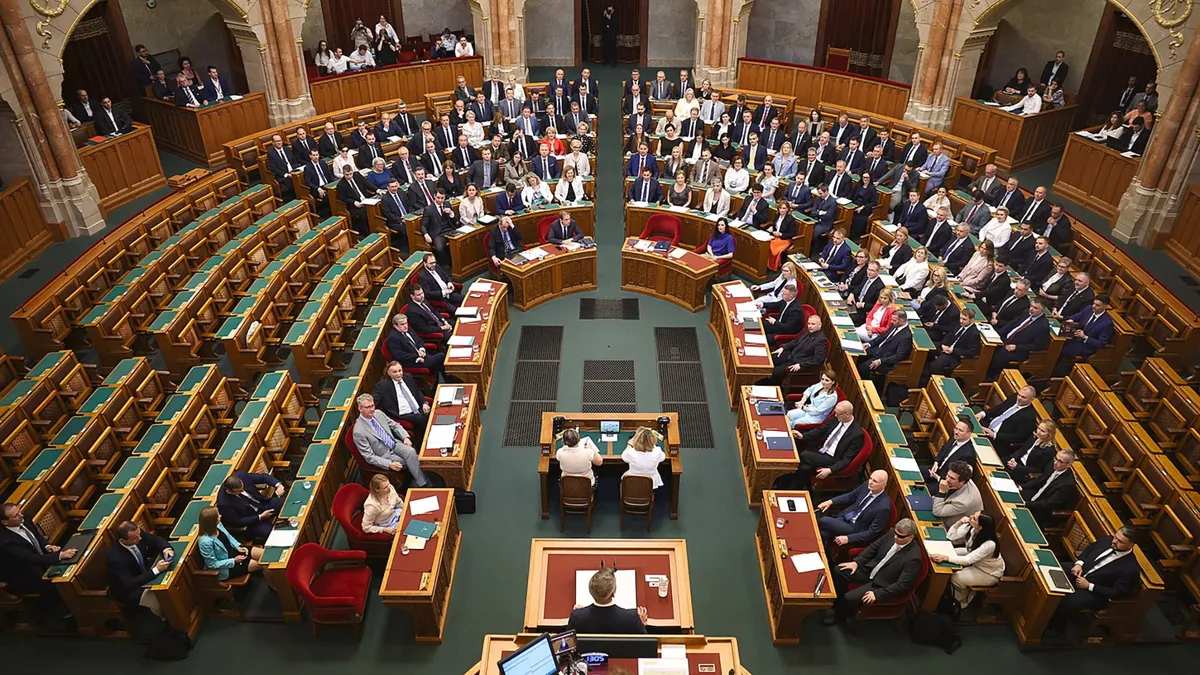 Ezért emlegetik a Tisza új hivatalát az ÁVH-val.