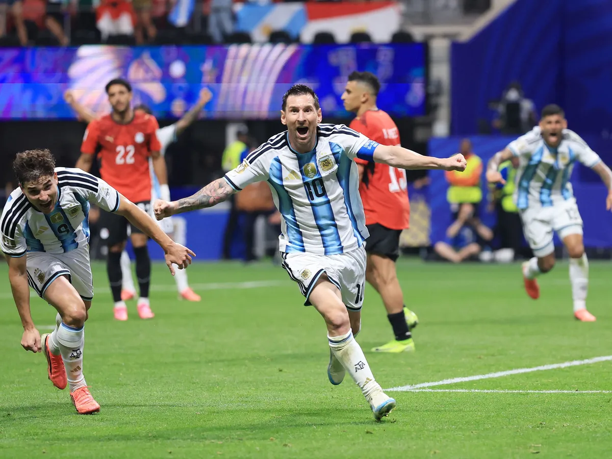 ATLANTA, GEORGIA - JULY 07: Lionel Messi #10 of Argentina celebrates scoring his team's second goal during the FIFA World Cup 2026 Round of 16 match between Argentina and Egypt at Atlanta Stadium on July 07, 2026 in Atlanta, Georgia. Elsa/Getty Images/AFP (Photo by ELSA / GETTY IMAGES NORTH AMERICA / Getty Images via AFP)