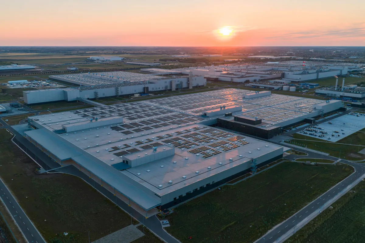 Mercedes-Benz Werk Kecskemét
Mercedes Benz plant Kecskemét