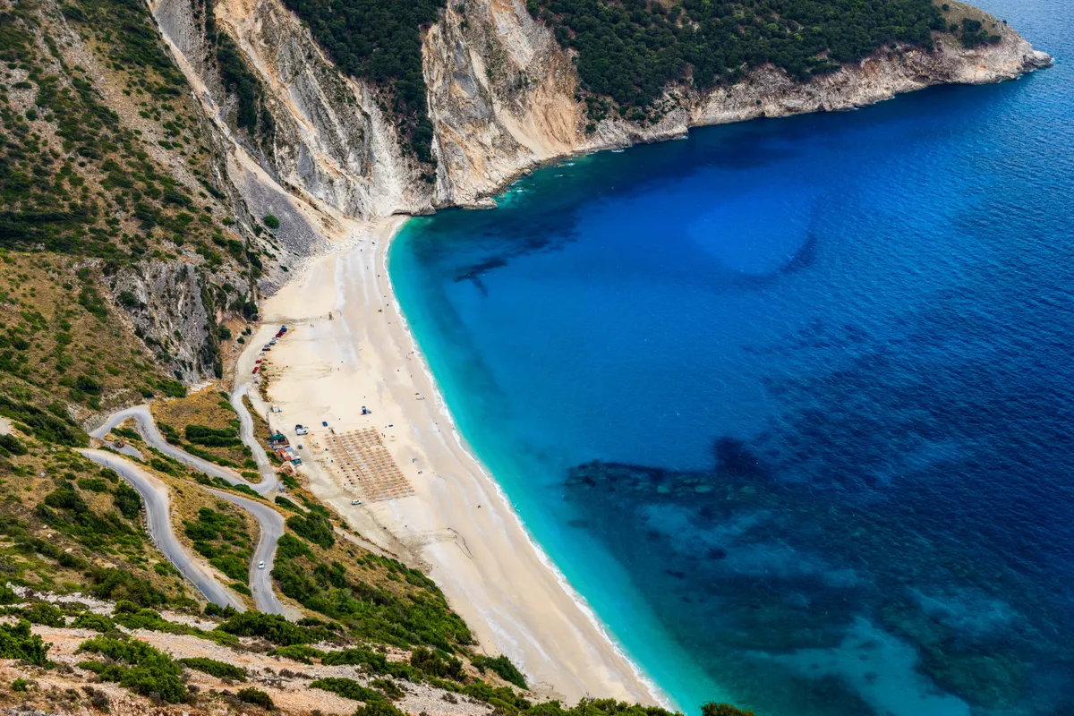 Myrtos Beach, Görögország, az európai fehér homokos strandok egyike