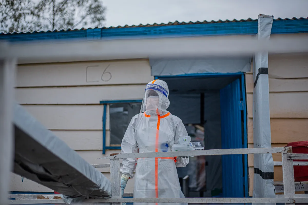 Sztrájkolnak az ebolakezelő központ dolgozói