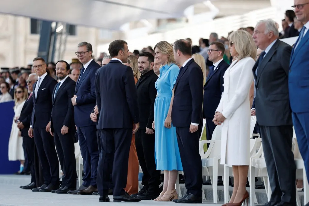 Páholyból nézte a francia katonai parádét Zelenszkij Fotó: BENOIT TESSIER / POOL