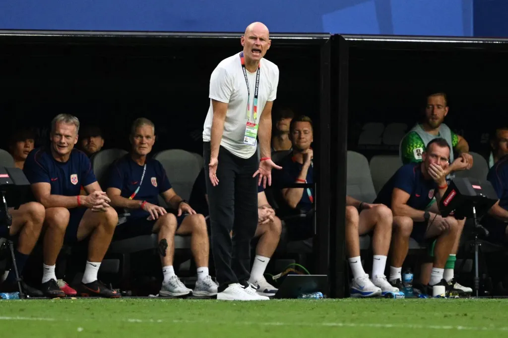 Norway's head coach Staale Solbakken gestures on the touchline during the 2026 World Cup football tournament quarter-final match between Norway and England at Miami Stadium in Miami Gardens on July 11, 2026.  (Photo by MAURO PIMENTEL / AFP)