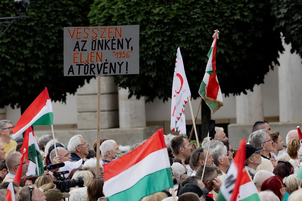 StopÖnkény!, tüntetés az alaptörvény módosítása ellen, alaptörvénymódosításellen, demonstráció, 2026.07.09.