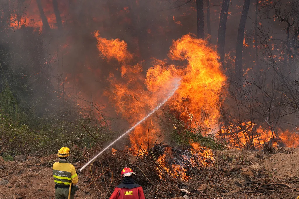 SPAIN-WILDFIRE-EMERGENCY-GOVERNMENT-CLIMATE