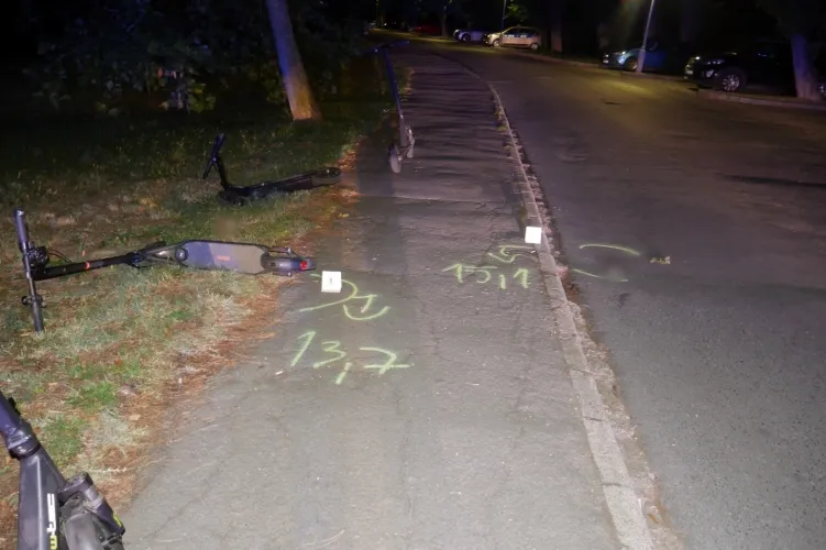 Járdaszegély vetett véget az ittas rollerezésnek