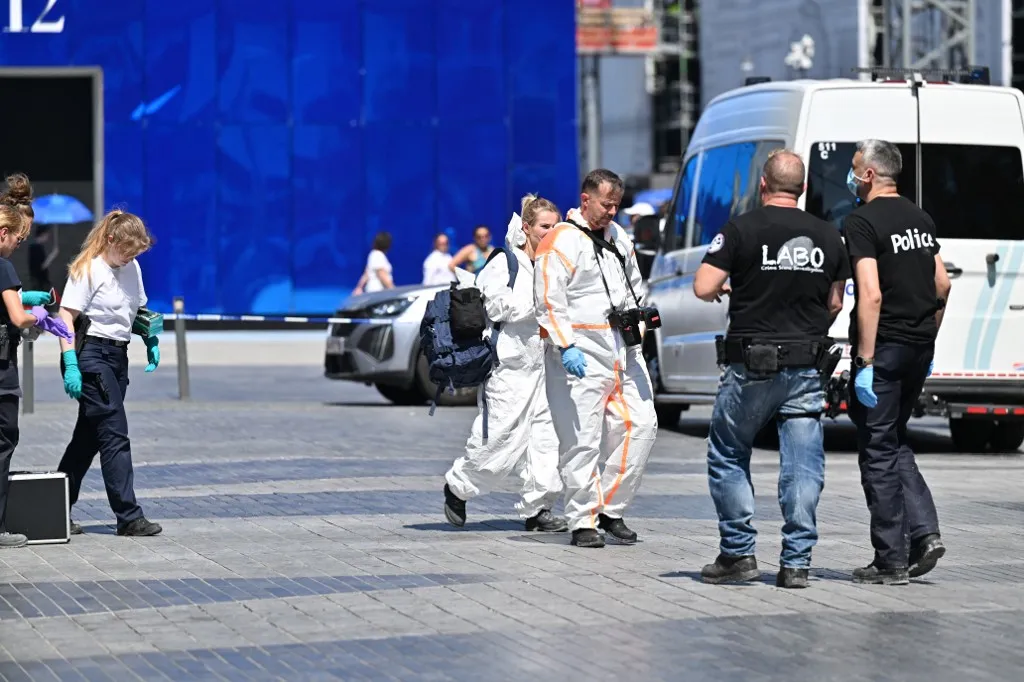 the scene of a fire at the OXY building at place De Brouckere, in Brussels, Tuesday 14 July 2026s. The Brussels Labour Inspectorate confirms several bodies were found in the lift shafts, 6 people are still missing. The fire broke out on the second floor of the building that is currently being renovated.
BELGA PHOTO EMILE WINDAL (Photo by EMILE WINDAL / BELGA MAG / Belga via AFP)