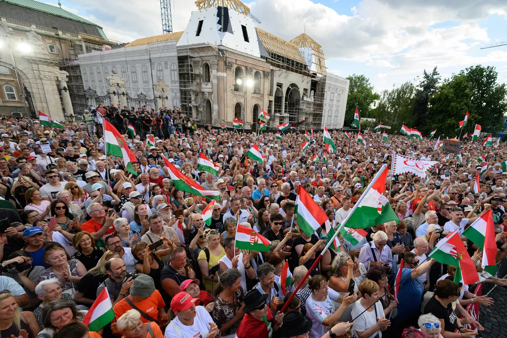 StopÖnkény!, tüntetés az alaptörvény módosítása ellen, alaptörvénymódosításellen, demonstráció, 2026.07.09.