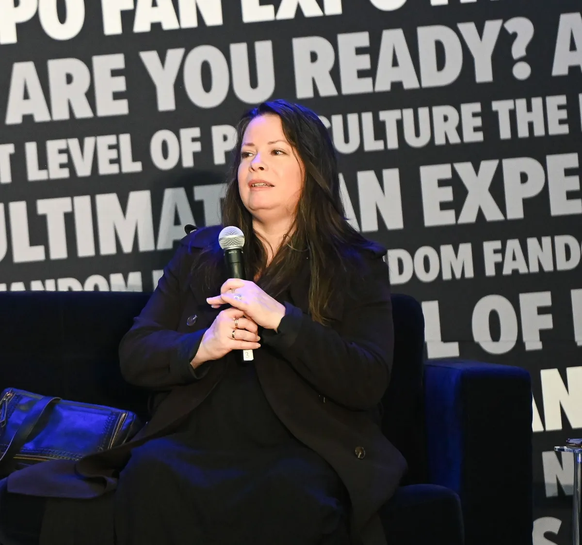 Holly Marie Combs 2026-ra teljesen felismerhetetlenné vált.