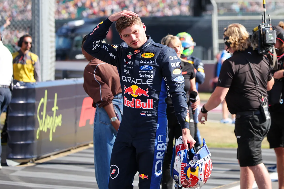 Max Verstappen a harmadik helyről esett ki a Brit Nagydíjon