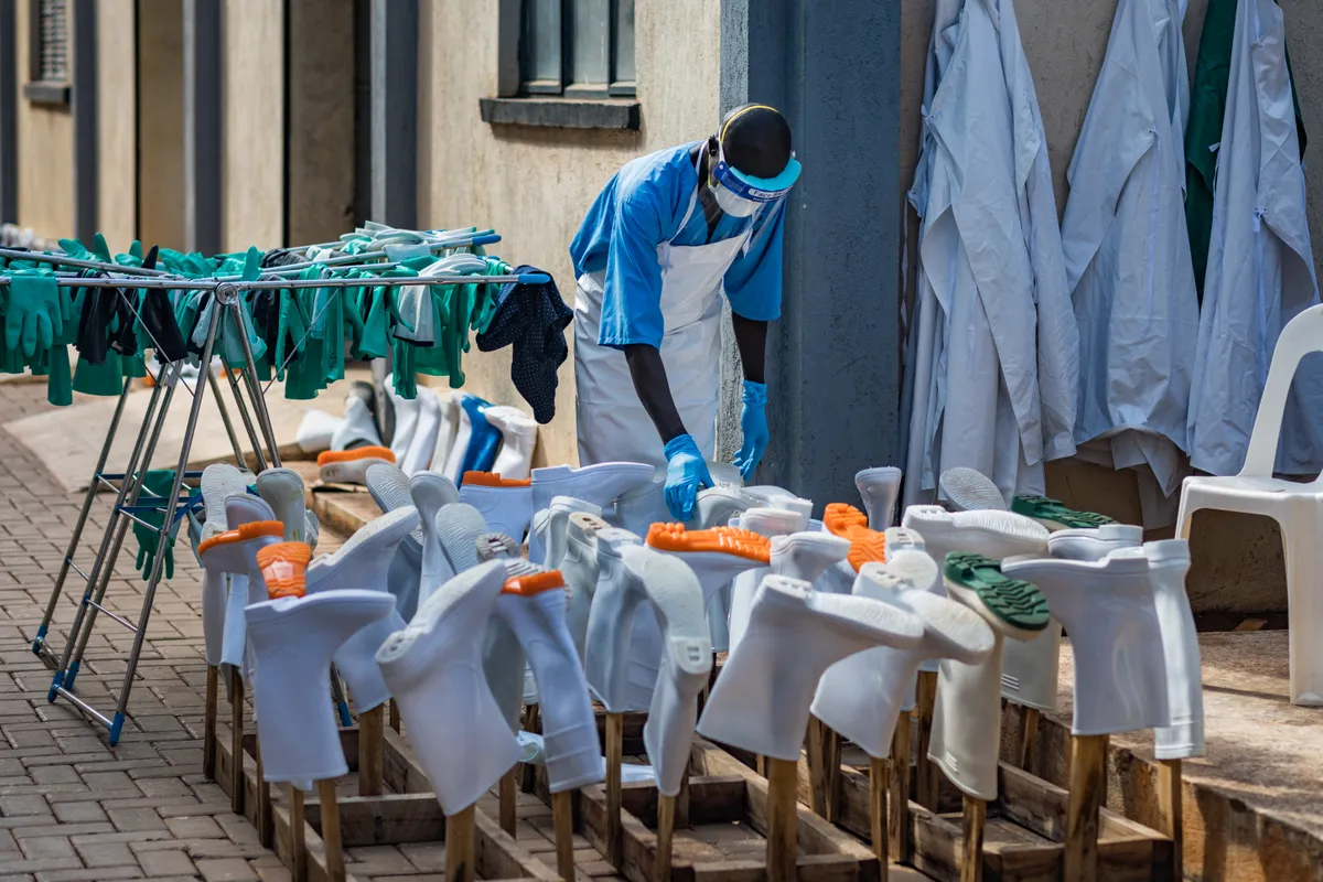 Hivatalosan is ebolamentes Uganda.